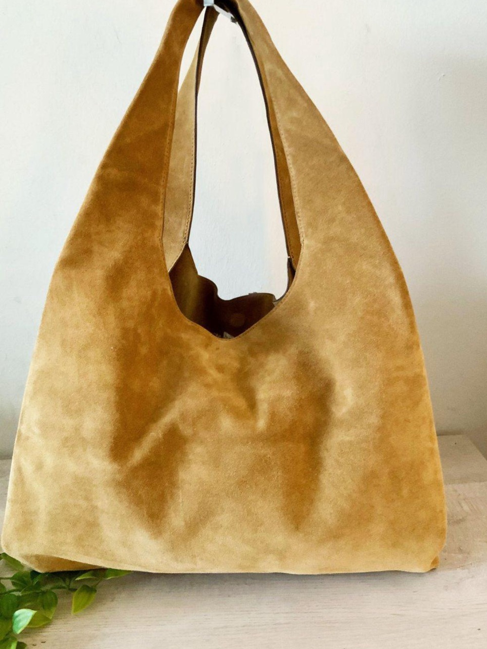 TORY BURCH SLOUCH SUEDE SHOULDER BAG IN CAMEL SUEDE - Picture 5 of 11